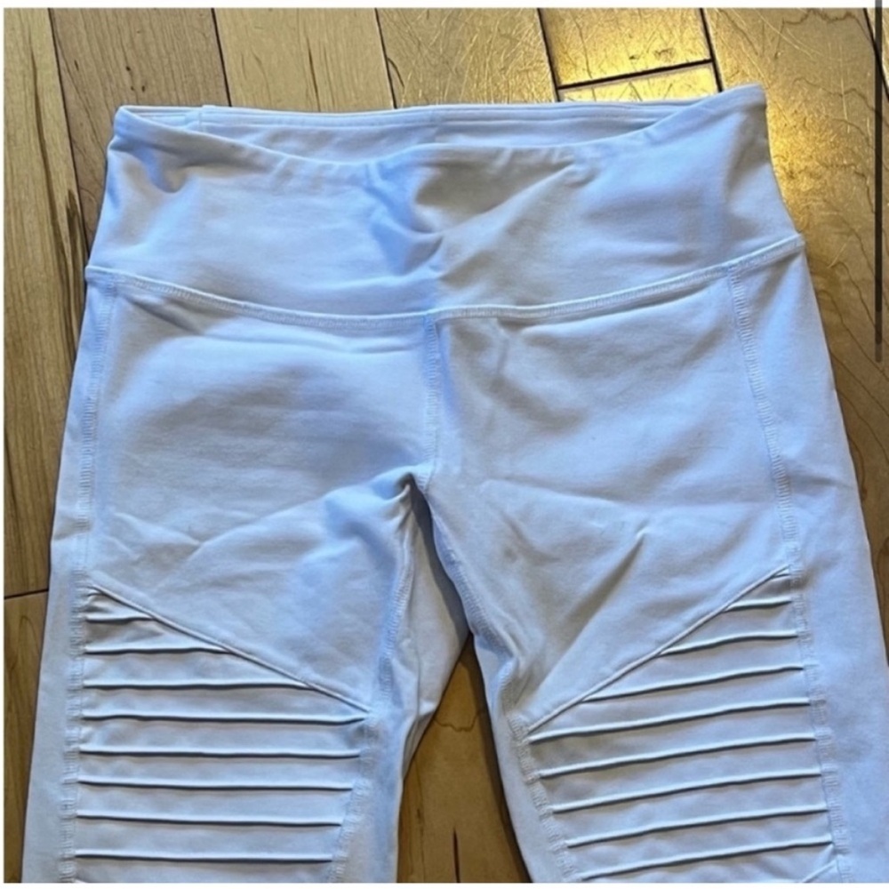 ALO Yoga Moto Leggings white size small - Picture 2 of 9
